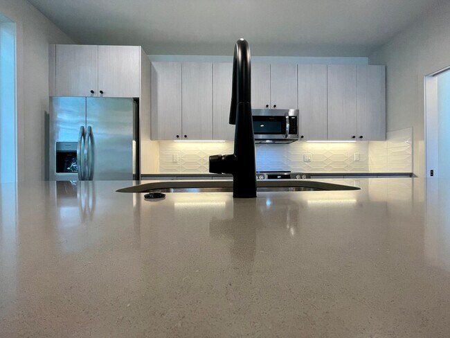 Building Photo - Sellwood-Moreland 2 Bedroom 2.5 Bath BRAND NEW Condo Convienent to OHSU~ Includes A/C and Washer ...