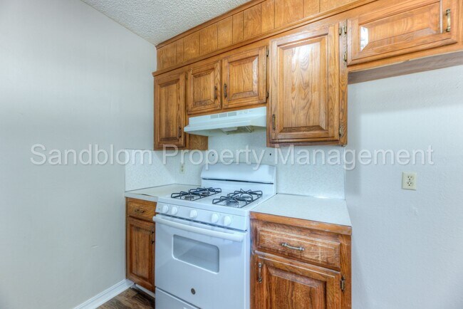 Building Photo - For Lease | Sand Springs | Available Now!