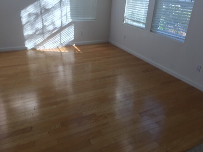 Building Photo - Fabulous Leo Wilson 4/3 in Clovis Unified!