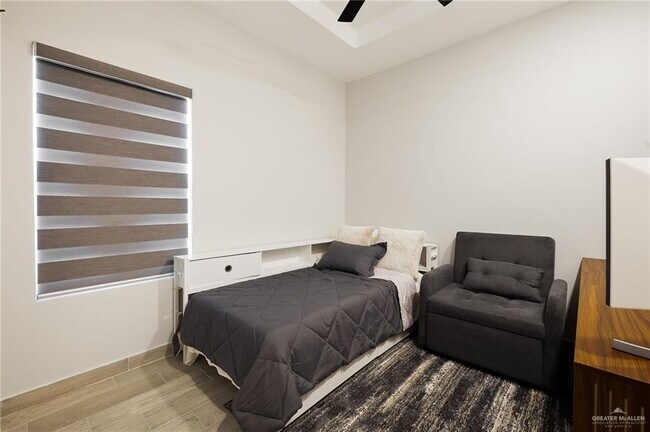 Building Photo - 31 Dragonfly St