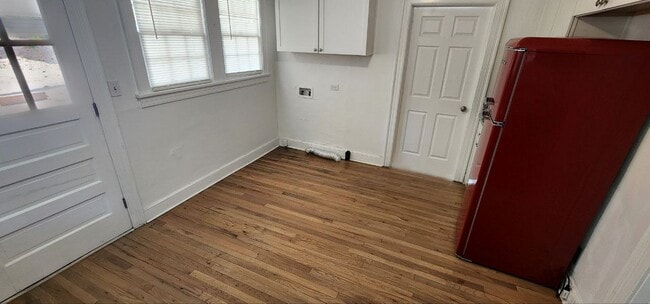 Building Photo - 504 N Arendell Ave