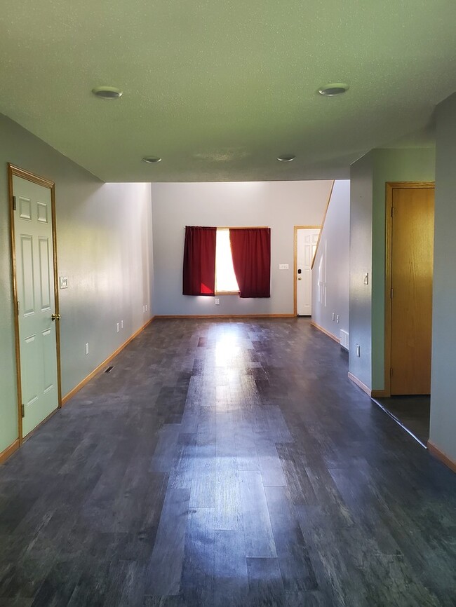 Building Photo - 5017 W Elm Ct