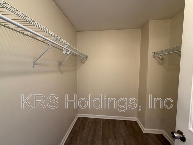 Building Photo - 917 Timber Creek Pl
