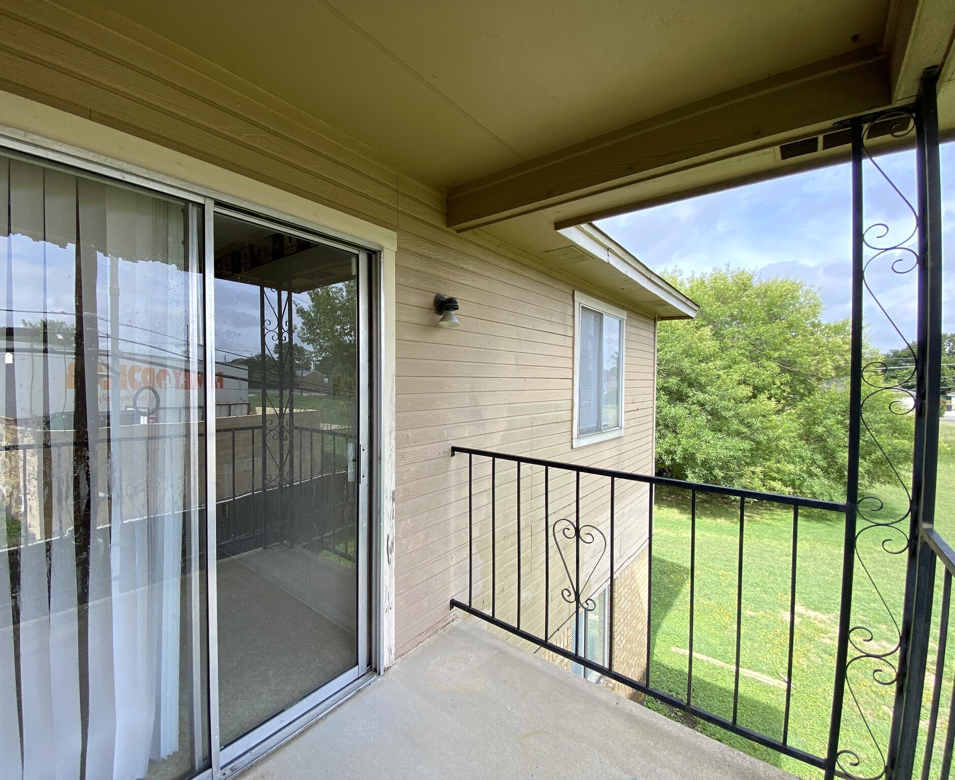 Building Photo - 4801 Rainbow Cir