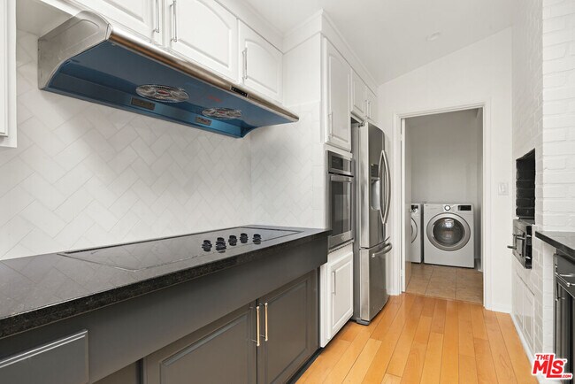 Building Photo - 117 Ocean Way