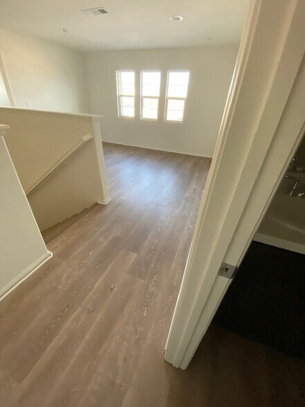Building Photo - 44159 Le Blanc Ct