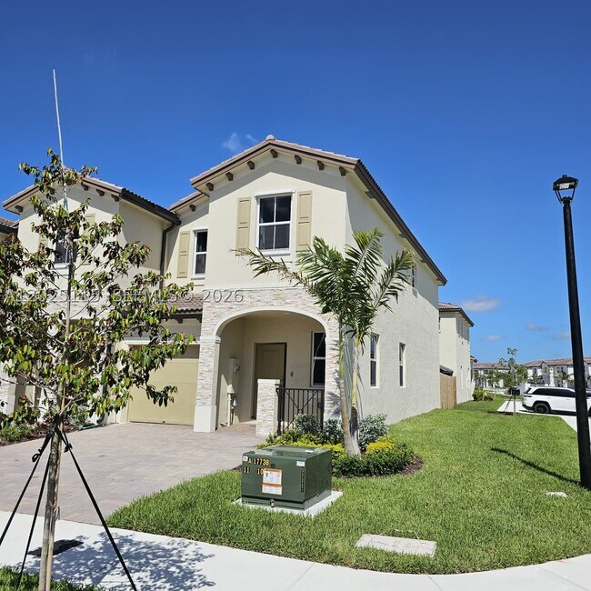 Building Photo - 2899 SE 25th Ave