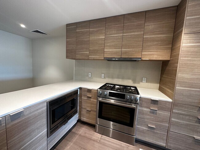 Building Photo - Contour on Campbell 1 bed 1.5 bath condo