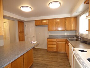 Building Photo - Rent Special: FREE First Full Month's Rent - 3 bed 2 Bath - Single Level home