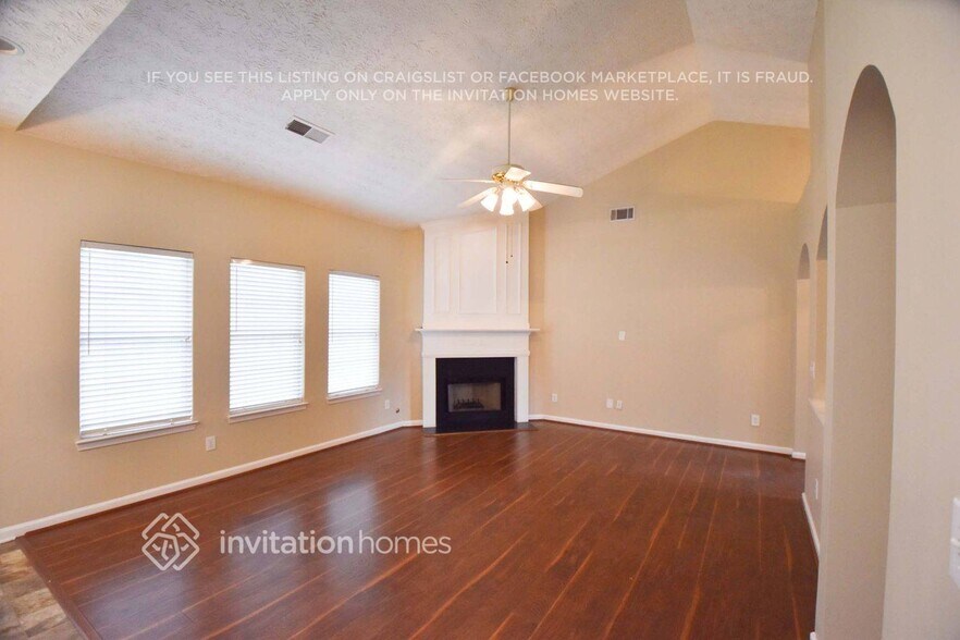 Building Photo - 6872 Bridgewood Dr