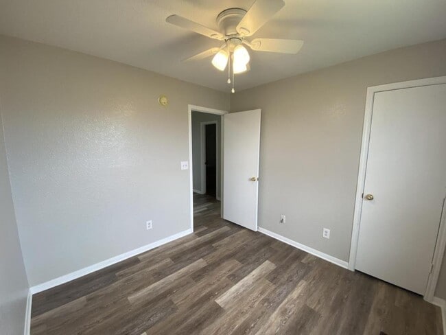 Building Photo - 2807 Cantabrian Dr