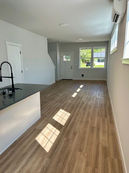 Building Photo - 522 E Sunset Dr