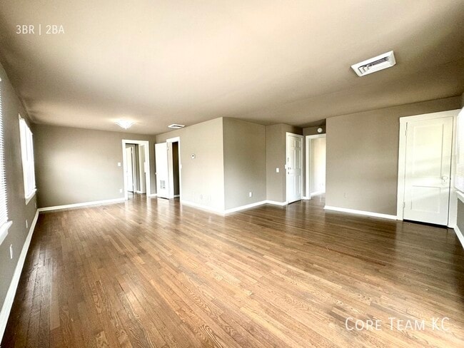 Building Photo - 4419 Roanoke Pkwy