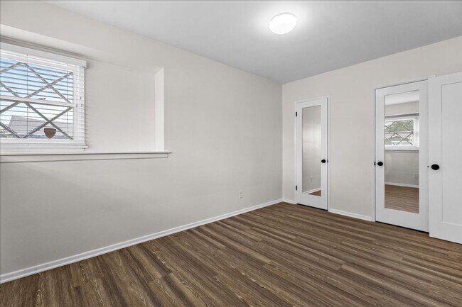 Building Photo - Updated Winnetka 3-Bedroom with Backyard and Detached Garage