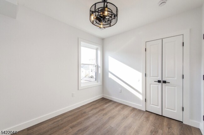 Building Photo - 227 21st St