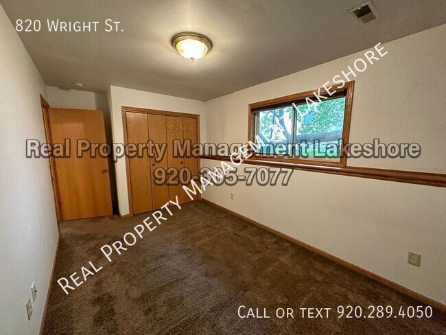Building Photo - 820 Wright St