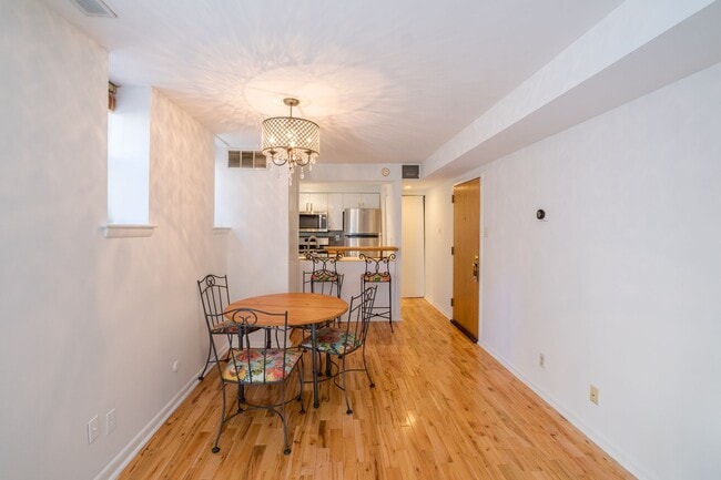 Building Photo - Washington Square West Condo