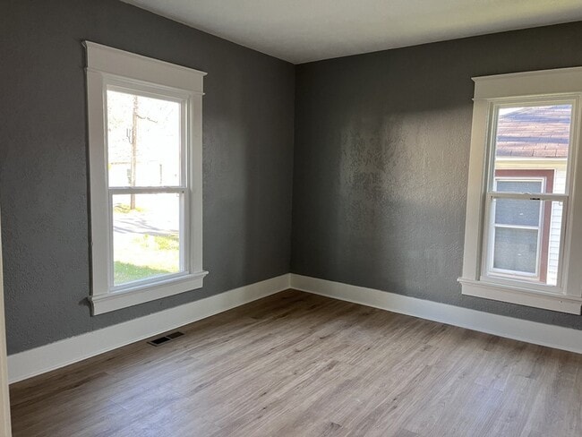 Building Photo - 2134 Hazel St