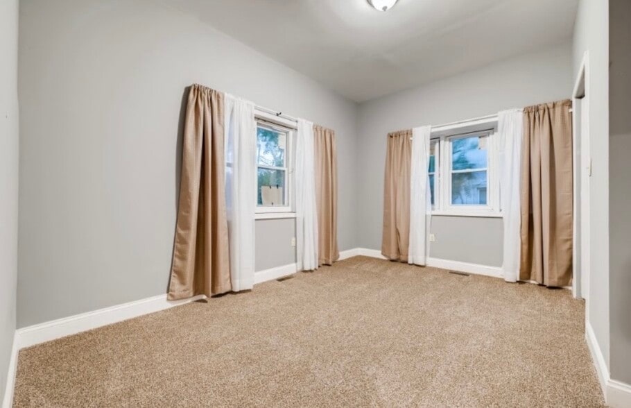 2nd bedroom - 2814 Montebello Ter