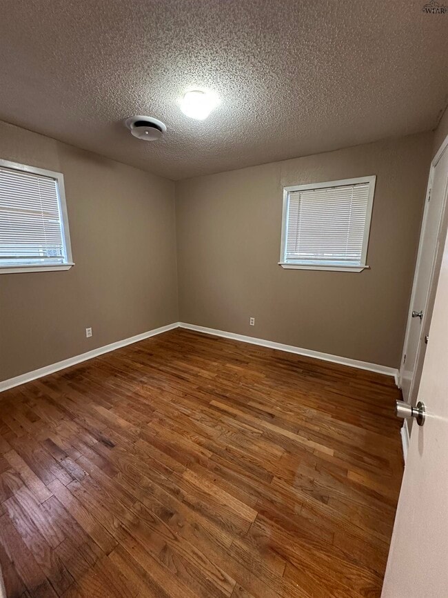 Building Photo - 4408 Cunningham Dr