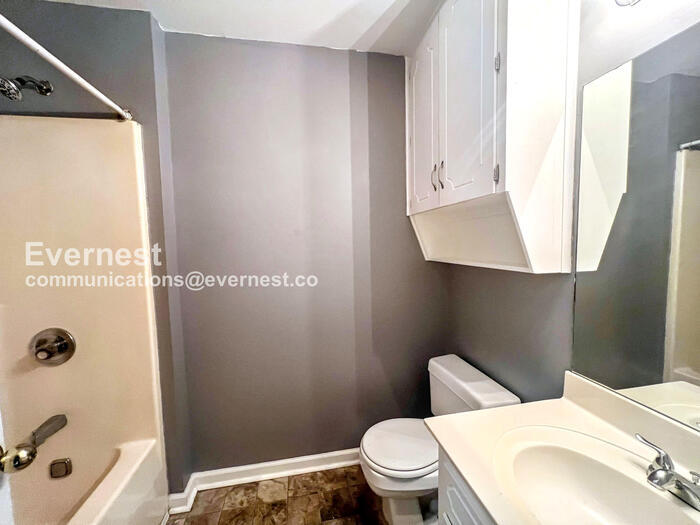 Building Photo - 44 Barnwell Dr