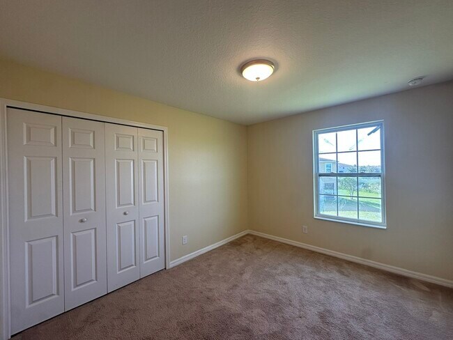 Building Photo - 172 Primrose Dr