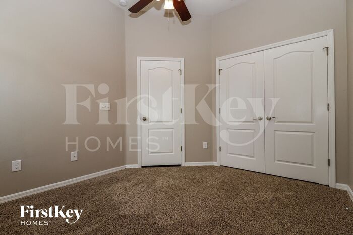 Building Photo - 7727 Stoney Hill Dr