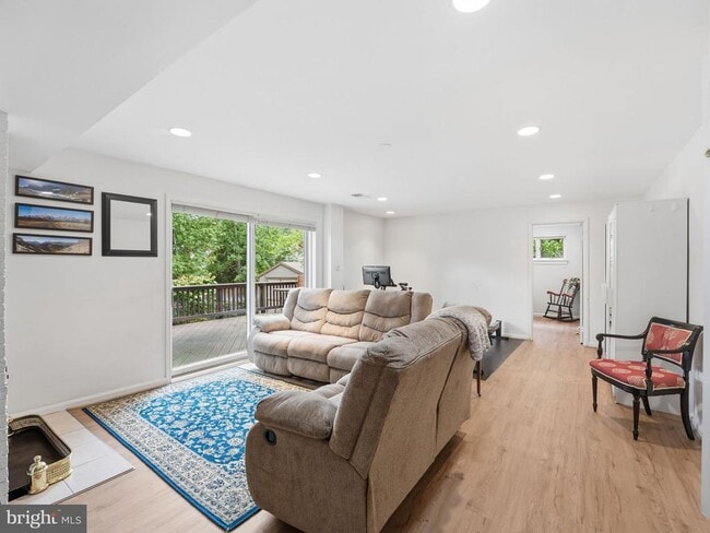 Building Photo - 405 Underhill Pl