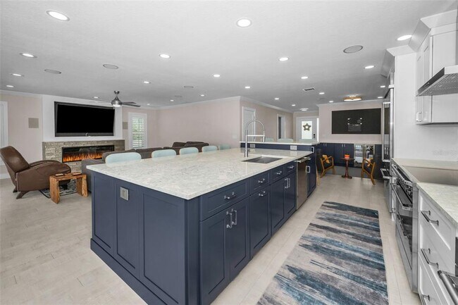 Building Photo - 804 Bay Point Dr