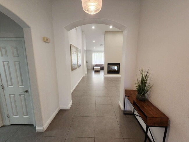 Building Photo - 417 Obsidian Dr