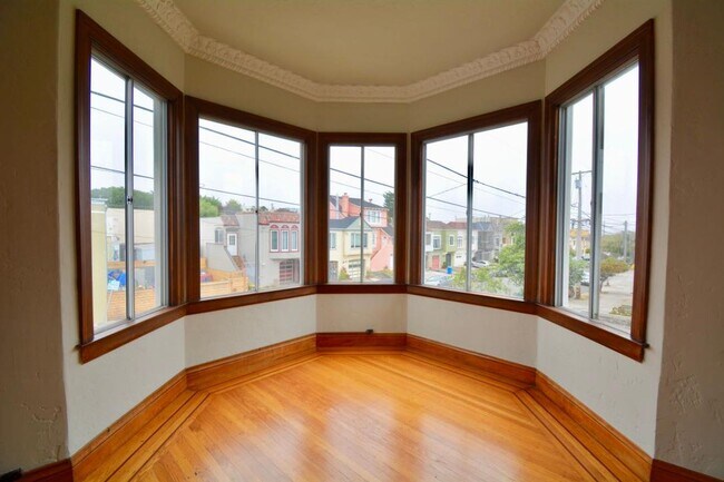 Building Photo - Beautifully Restored, Historic 3 BR + Bonus Room | 1 BA home in the Parkside/Sunset District