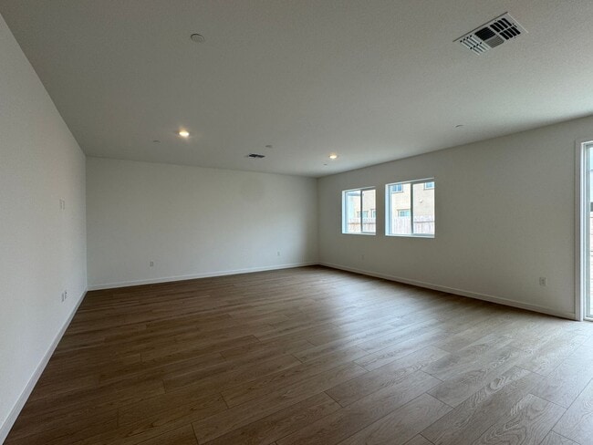 Building Photo - New Constuction, Four Bed, Three Bath Home In Spanos Park