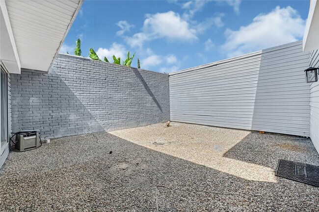 Building Photo - 10718 Boardwalk St