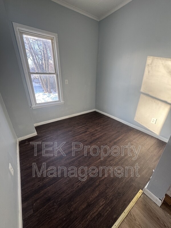 Building Photo - 8 Laurel St