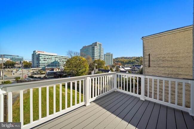 Building Photo - 24 Merion Ave