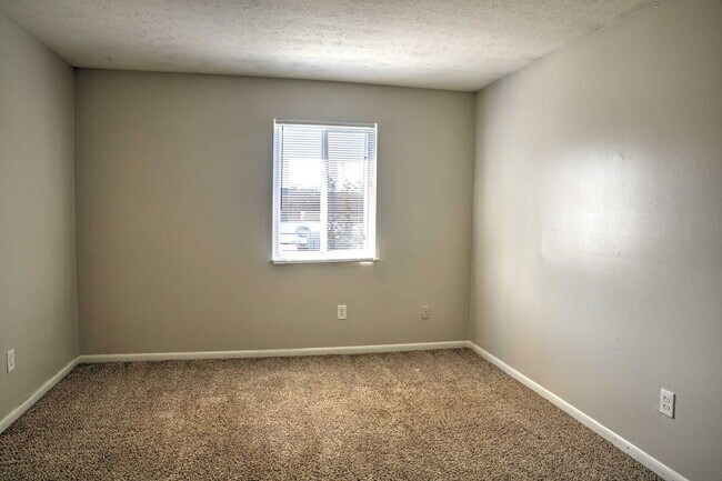 Building Photo - 1292 Courtland Ave