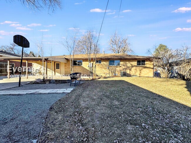 Building Photo - 6638 S Logan St