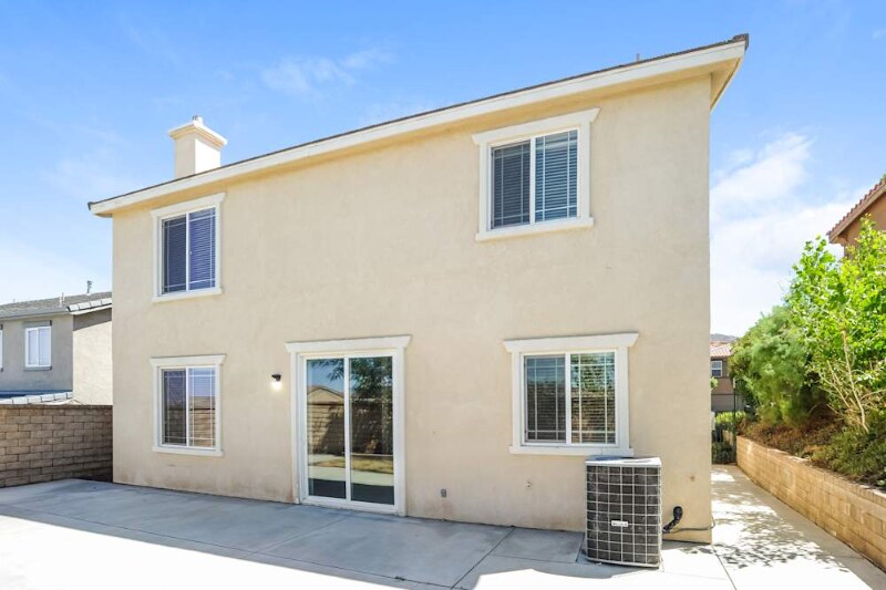 Building Photo - 21 Bosc Ln