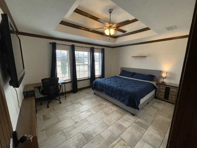 Building Photo - 3002 Oakley St