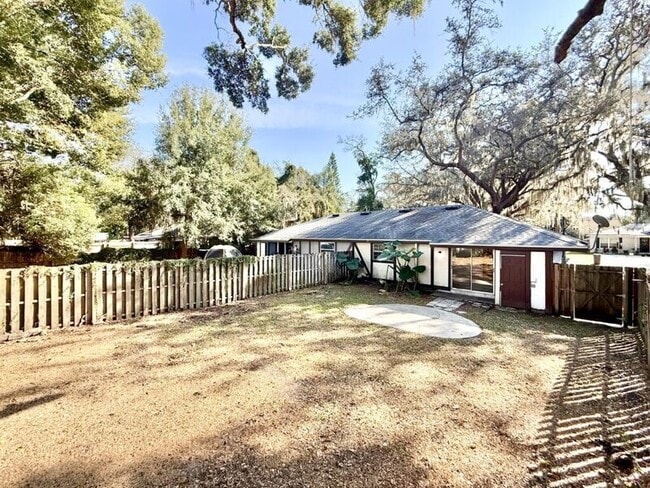 Building Photo - 1339 Eagleview Dr