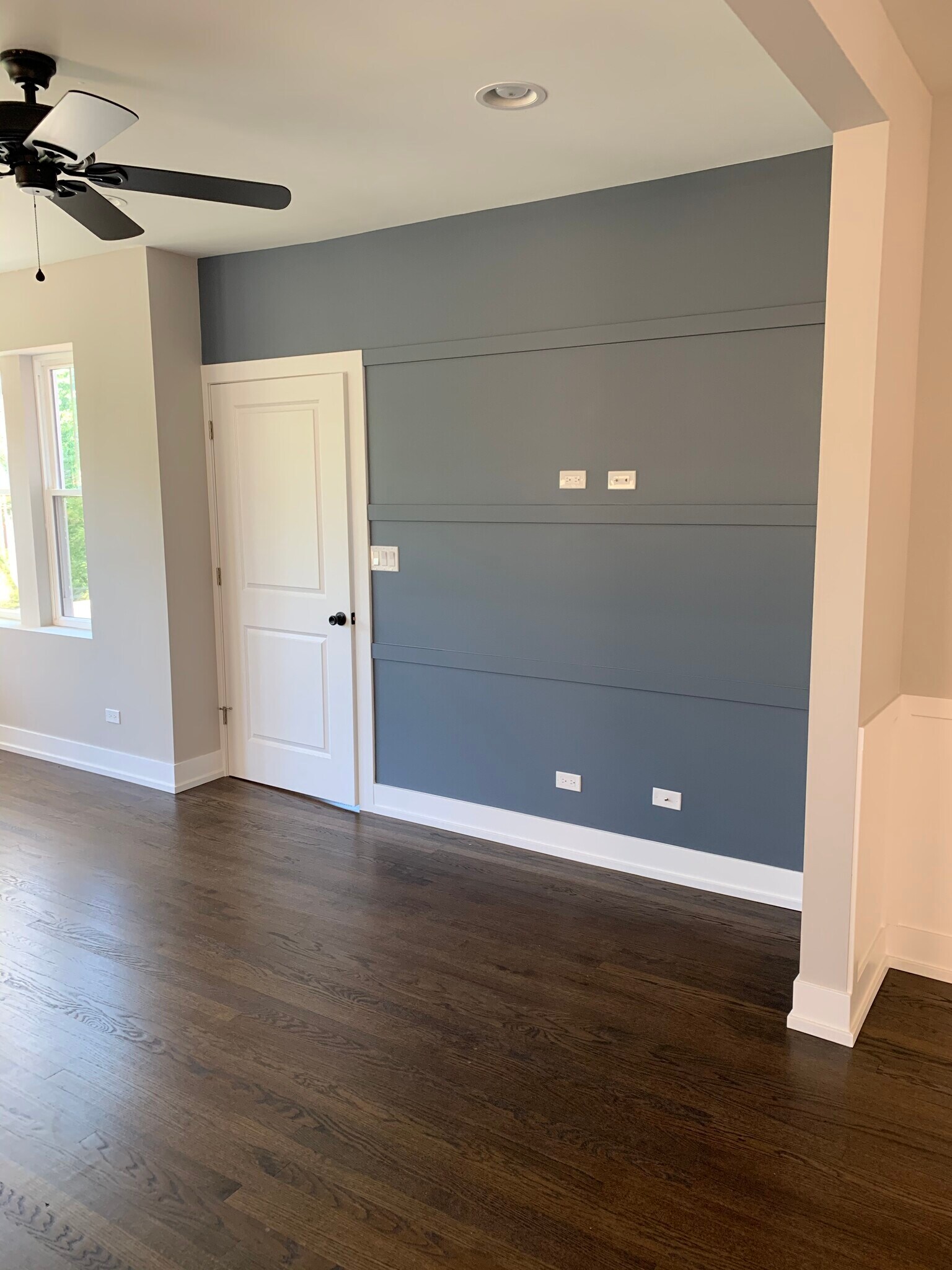 Building Photo - 5315 W Montrose Ave