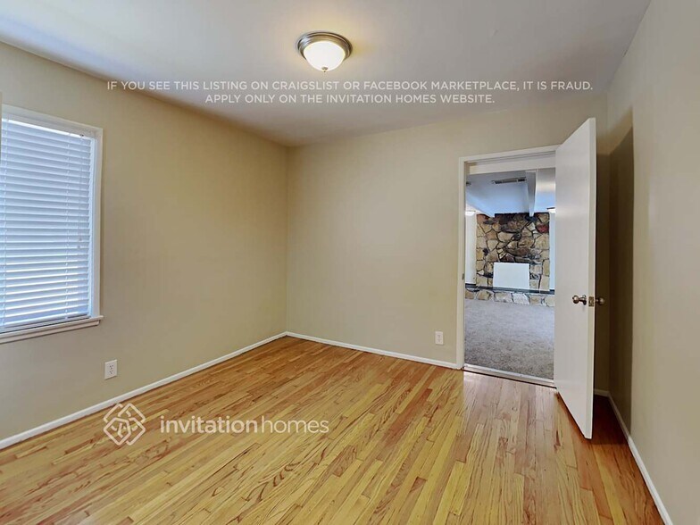 Building Photo - 4558 Albury Ave