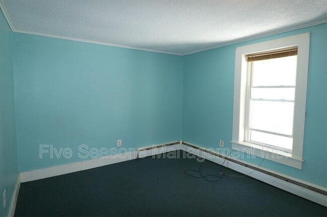 Building Photo - 128 N Winooski Ave