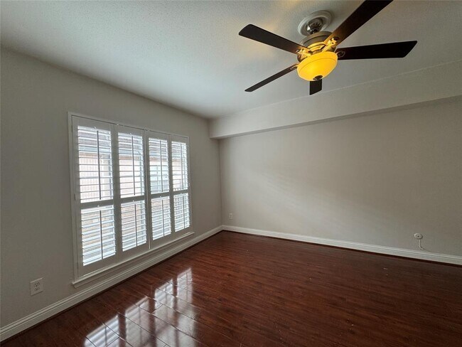 Building Photo - 1807 Stoney Brook Dr