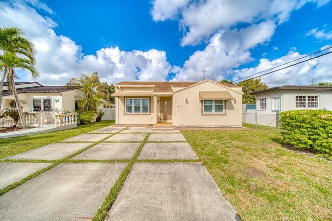 Building Photo - 3930 SW 68th Ave