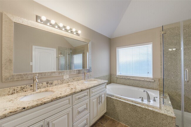 Building Photo - 13715 Cypresswood Crossing Blvd