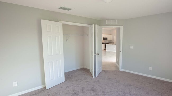 Building Photo - 916 SW 24th St