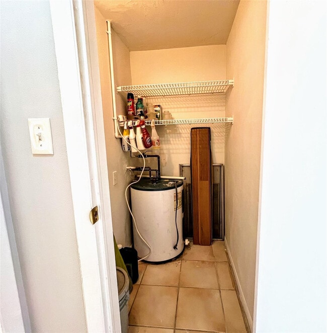 Building Photo - 625 Antioch Ave