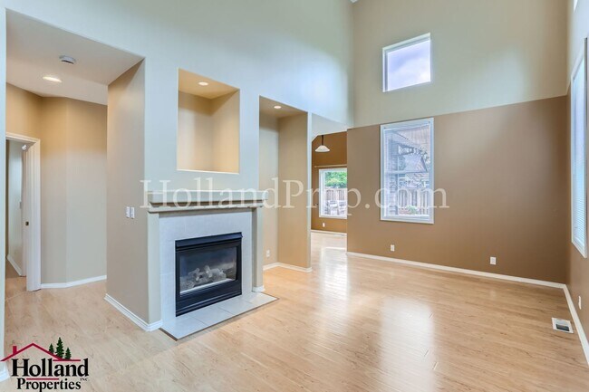 Building Photo - 1612 NE Parkside Dr
