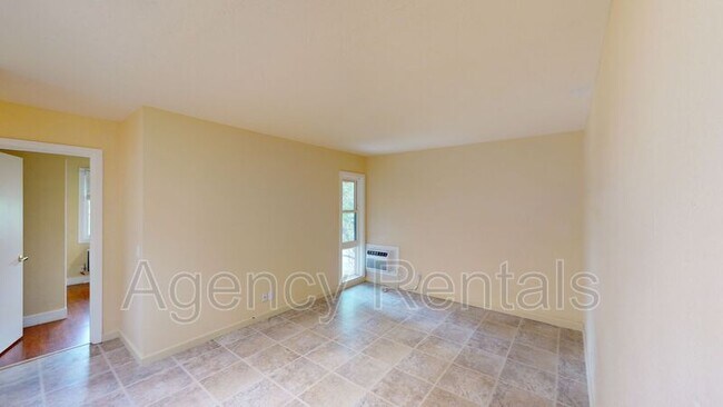 Building Photo - 123A Maunalua Ave